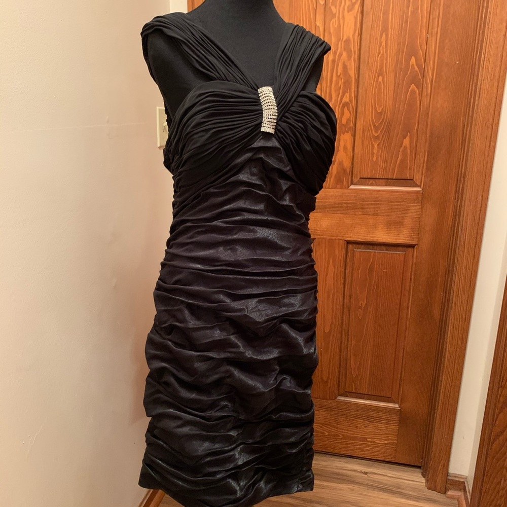 Cachet Black Wavy Dress